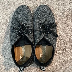 Toms sneakers